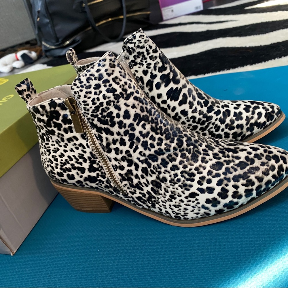 Gianni Bini rebel leopard.
